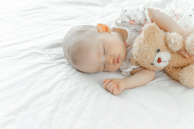 Essas dicas podem ajudá-la a criar uma rotina de sono do bebê